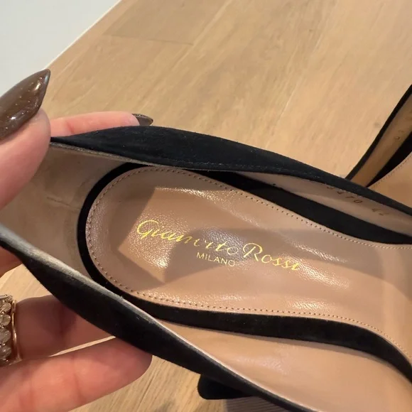 Gianvito Rossi Black Suede Heels size 42 - Picture 4 of 5